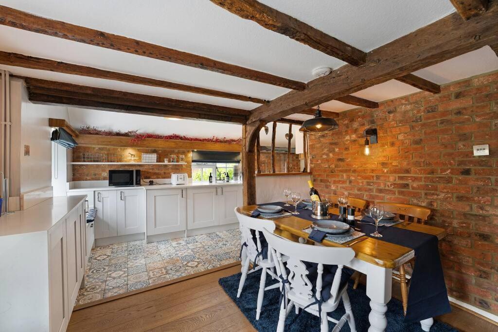 Willa Local Walks Pub Gardens Pet Friendly Landscaped Gardens And Free Private Parking Doddington  Zewnętrze zdjęcie